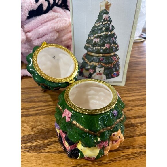 Vintage Crown Christmas Tree Hinged Trinket Box With Bear & Ornaments‎ - Picture 5 of 16